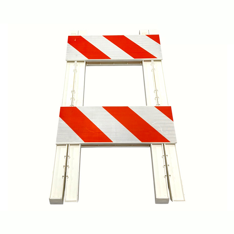 Barykada drogowa z tworzywa sztucznego w kształcie litery A z panelami odblaskowymi klasy inżynieryjnej