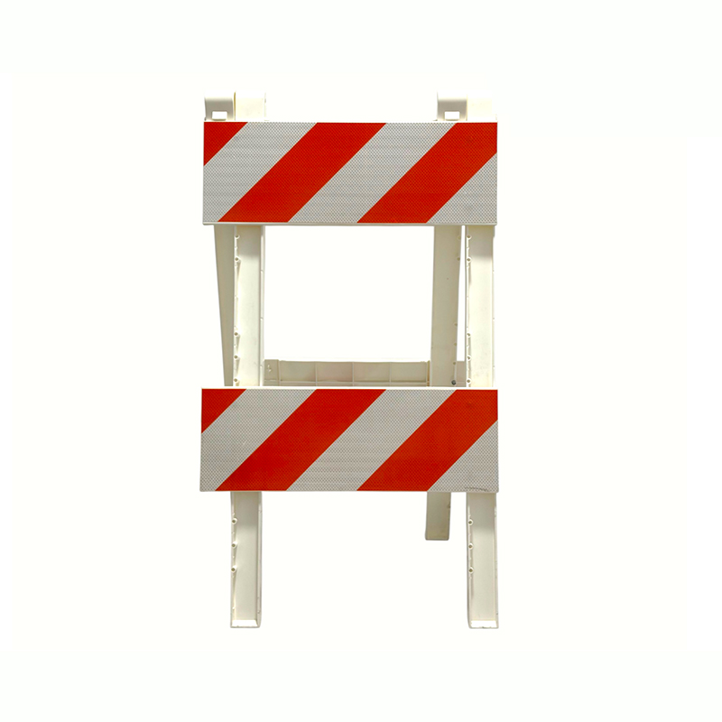 Barykada drogowa z tworzywa sztucznego w kształcie litery A z panelami odblaskowymi klasy inżynieryjnej